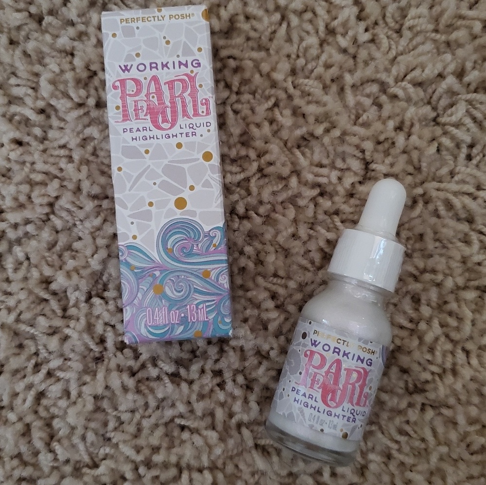 Perfectly Posh Working Pearl Liquid Highlighter